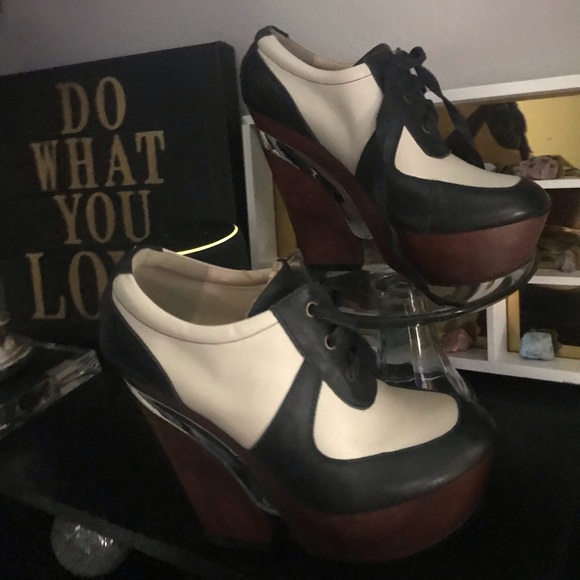 N.Y.L.A Block Heels - Picture 4 of 15